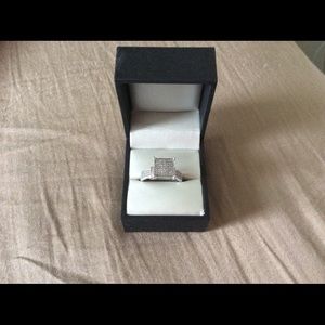 Engagement diamond ring