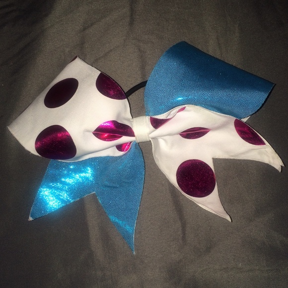 CHEER BOW