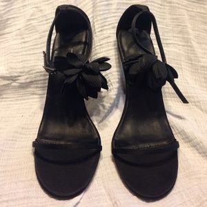 Black Kenneth Cole heels