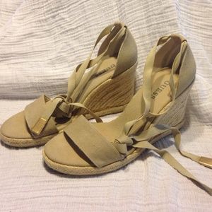Tan Guess espadrilles
