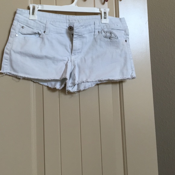 Rue 21 white shorts