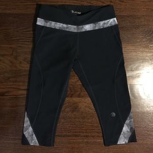 MPG workout capris