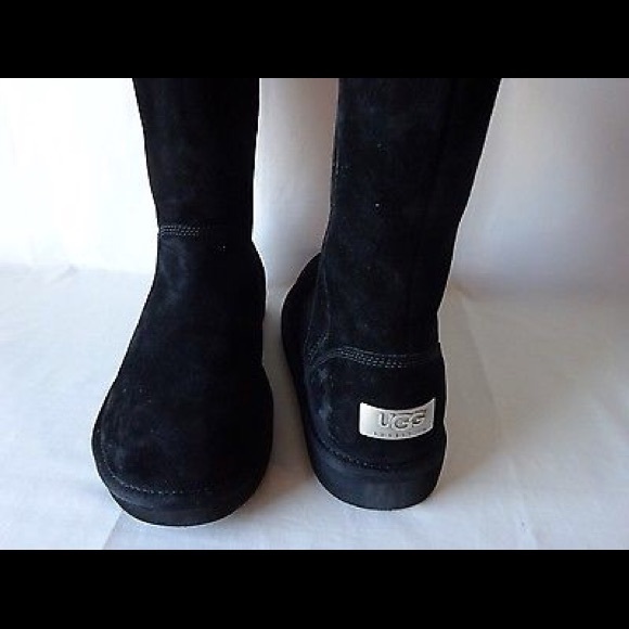 UGGs size 7 - Picture 3 of 4