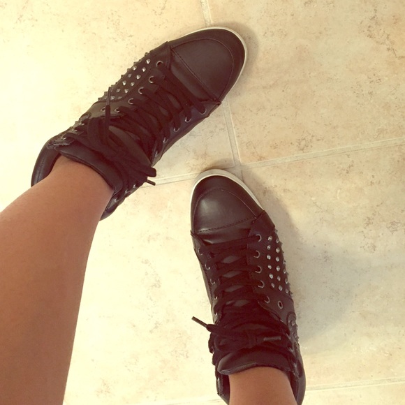 Also sneakers
