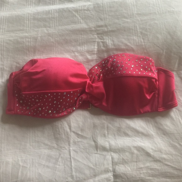 Victoria's Secret swimsuit top - Picture 1 of 3