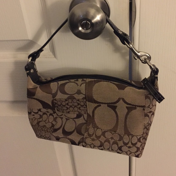 Brown Coach handbag w/ Black Patent leather handle