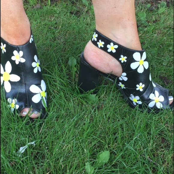 Hand-painted daisy shoes