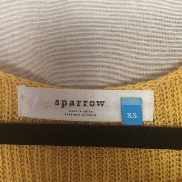 Stylish knit tank - Picture 2 of 2