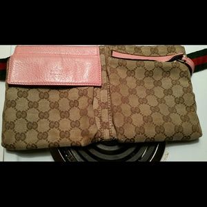A Pink and Signature Gucci pattern fanny pack