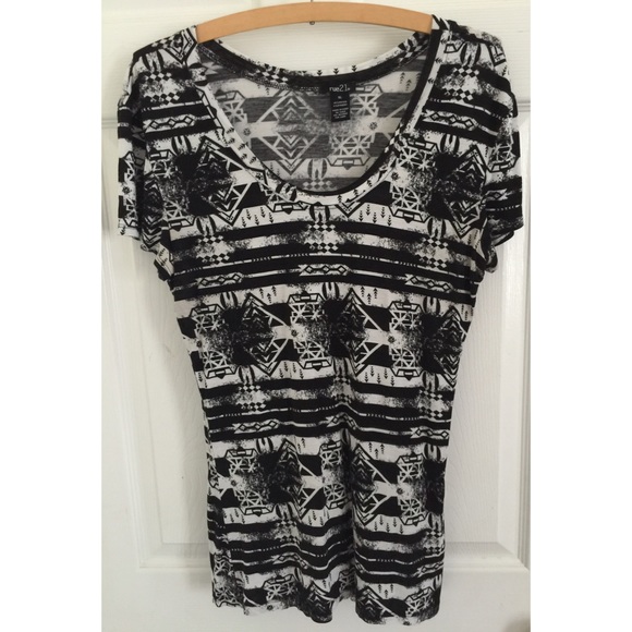 Rue 21 Aztec t-shirt