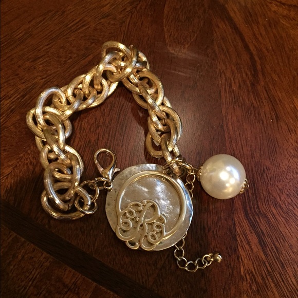 Initial bracelet R