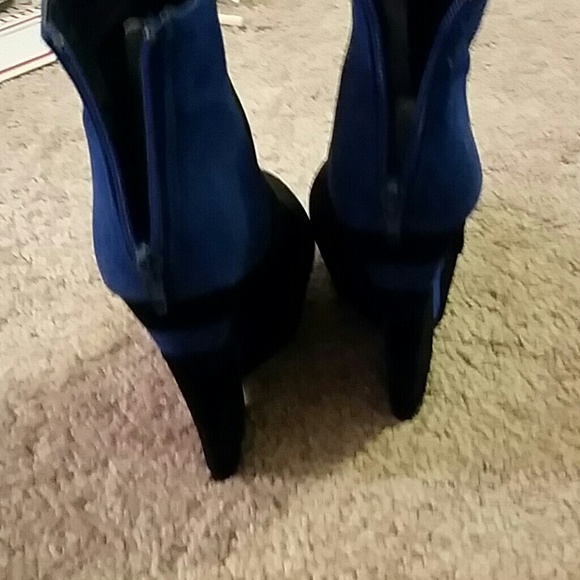 Suede booties!! - Picture 2 of 3