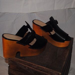 Wooden platform sandals