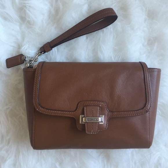 Coach Handbags - Coach Clutch/Wristlet