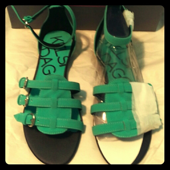 Kelsi dagger kodi sandal