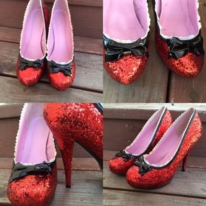 Dorothy goes to Party! Heels