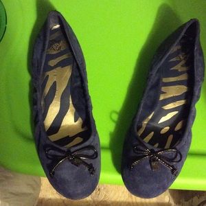 Cute navy flats with bows