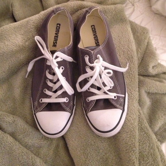 Womens 'dainty' converse size 9 in gray
