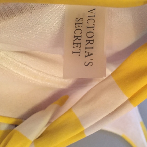 Victoria's Secret bikini - Picture 3 of 3