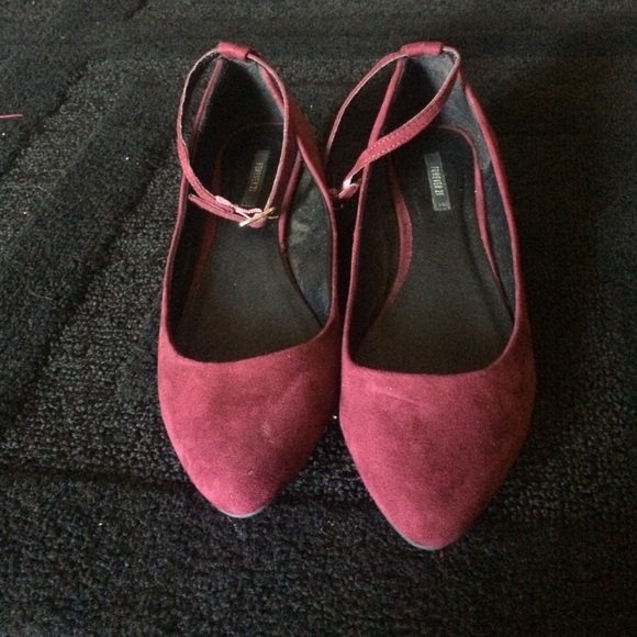 Plum Strap wedges