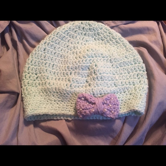 Mint slouchy beanie w/lavender bow handmade - Picture 1 of 1