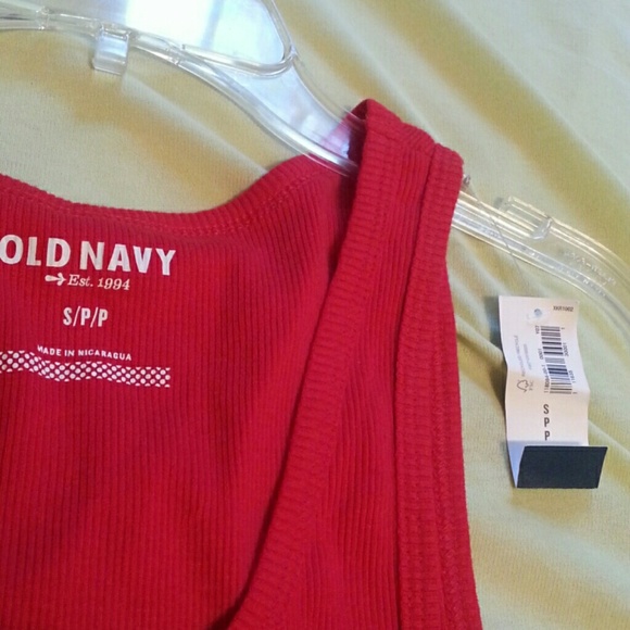 Old  Navy  red tank - Picture 3 of 3