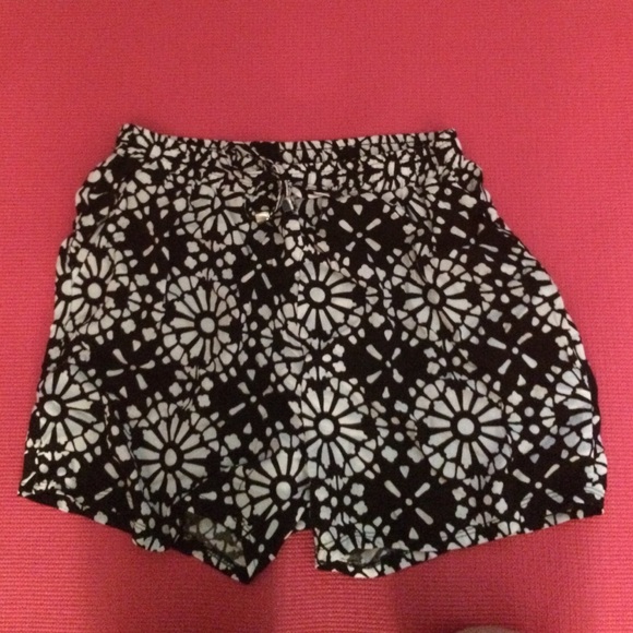 Black and white flower patterned shorts