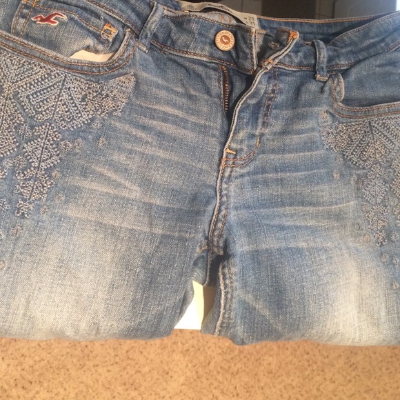 Super Cute Hollister Skinny Jeans! - Picture 1 of 4