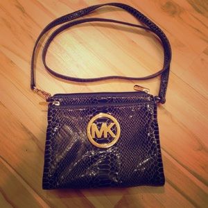RESERVED!! Michael Kors Crossbody