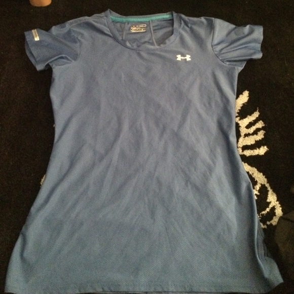 Blue short sleeve fitted athletic top