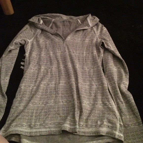 Gray long sleeve patterned quarter zip