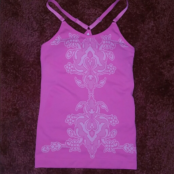 WORKOUT TOP - Picture 2 of 4