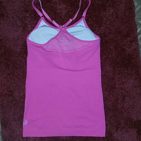 WORKOUT TOP - Picture 3 of 4