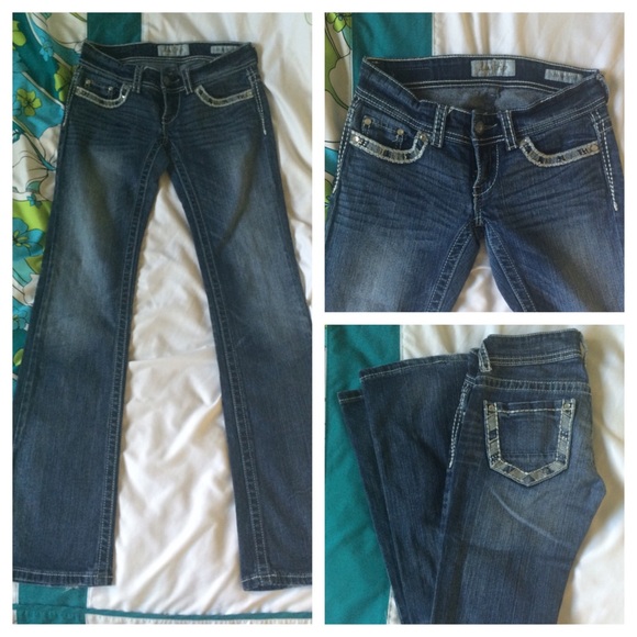 Sold🎁 Daytrip Bootcut - Picture 1 of 3