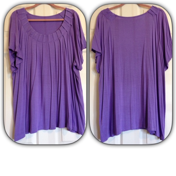 SOLD‼️ Lilac Pleated Top - Picture 2 of 4