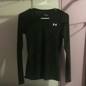 Tight fit athletic shirt