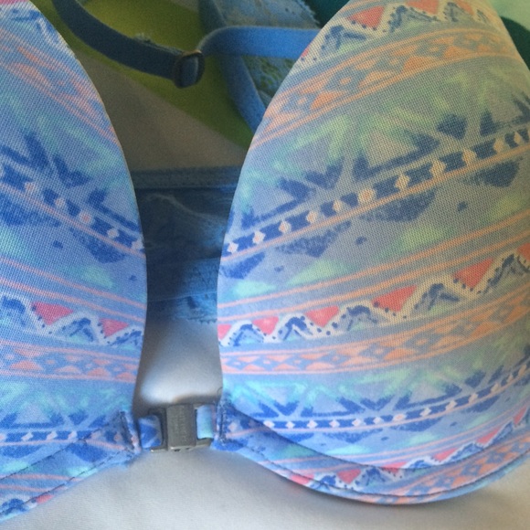 Sold🎁 Gilly Hicks front close bra - Picture 2 of 2