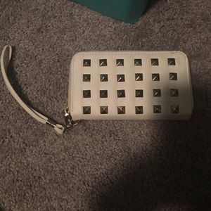 Studded wristlet