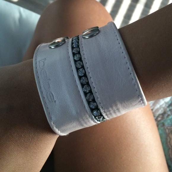 Bebe cuff