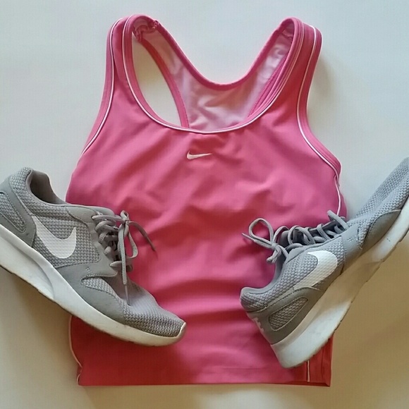 Nike Tops - • cropped nike tank •