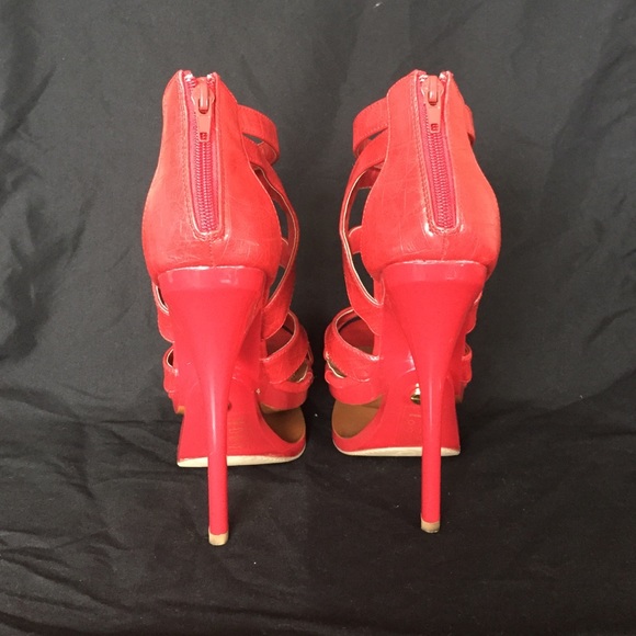 Red caged platform heels - Picture 3 of 4