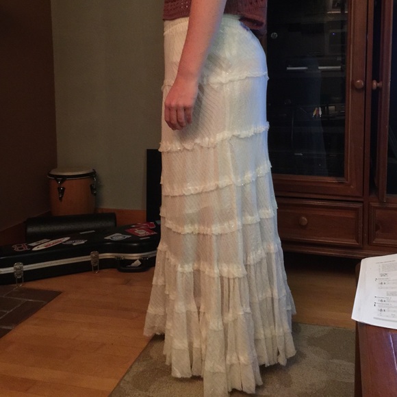 Long, Riffled Skirt - Picture 3 of 3