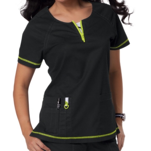 Koi Jasmine Scrub Top NWT
