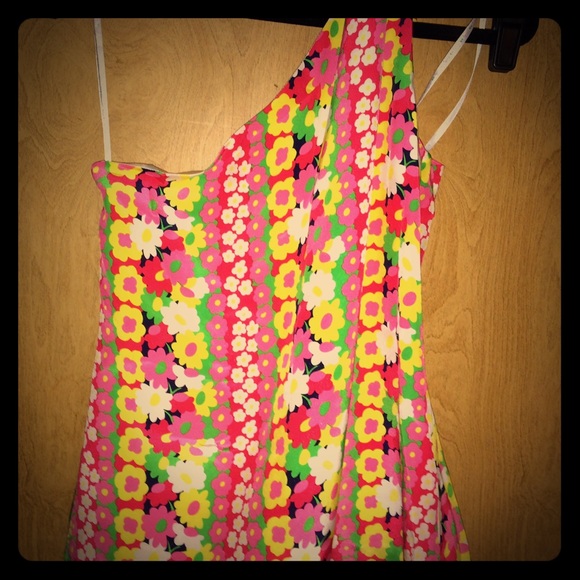 Lilly Pulitzer 100% Silk Roe Top Daisy Confused