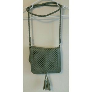 Weaved cross-body purse