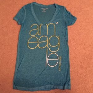 American Eagle v-neck