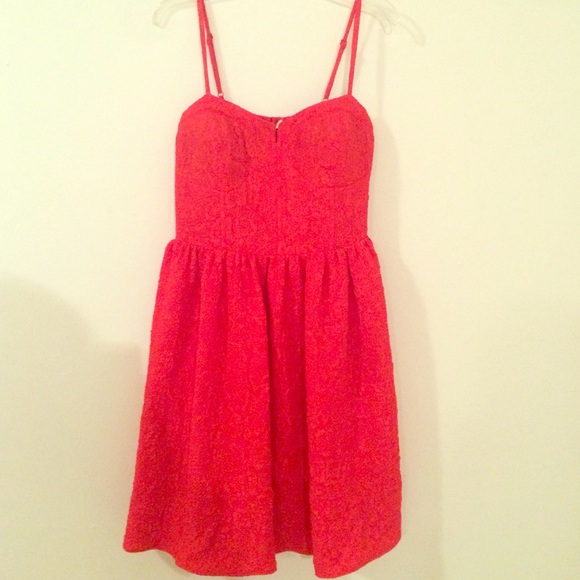 Red Textured Dress Size Mediun