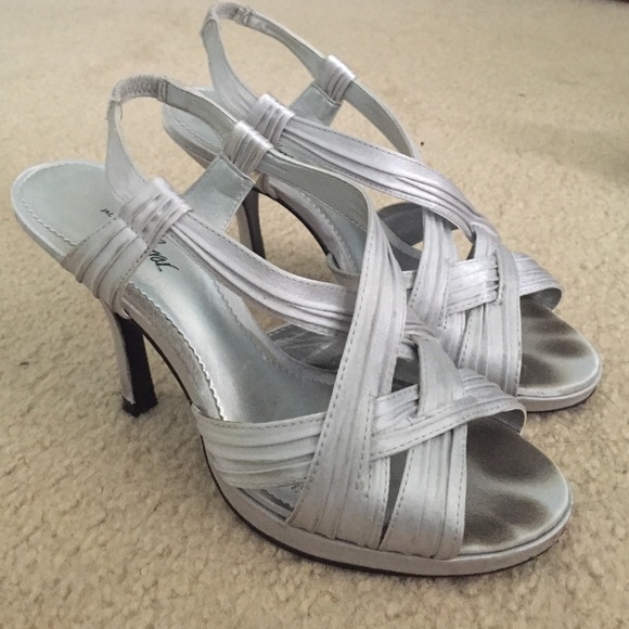 Silver Strappy Jacqueline Ferrar Heels