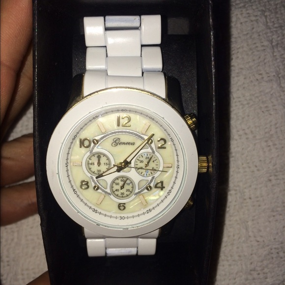 White medium size women wristwatch