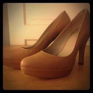 Nude pumps- an essential